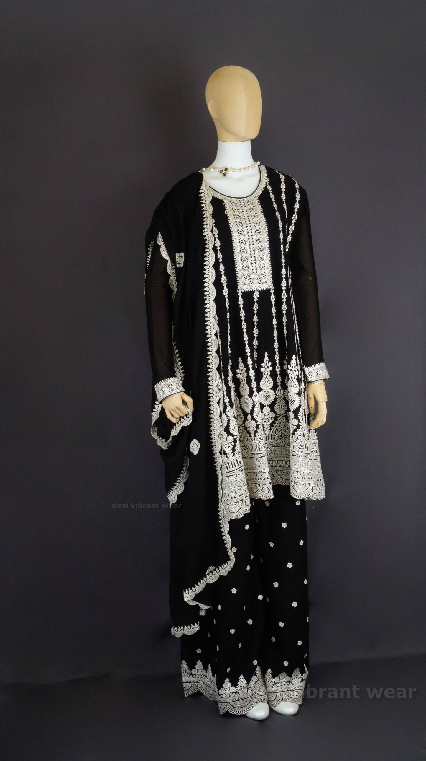 Noor e Chinnon Embroidered Ethnic - Black