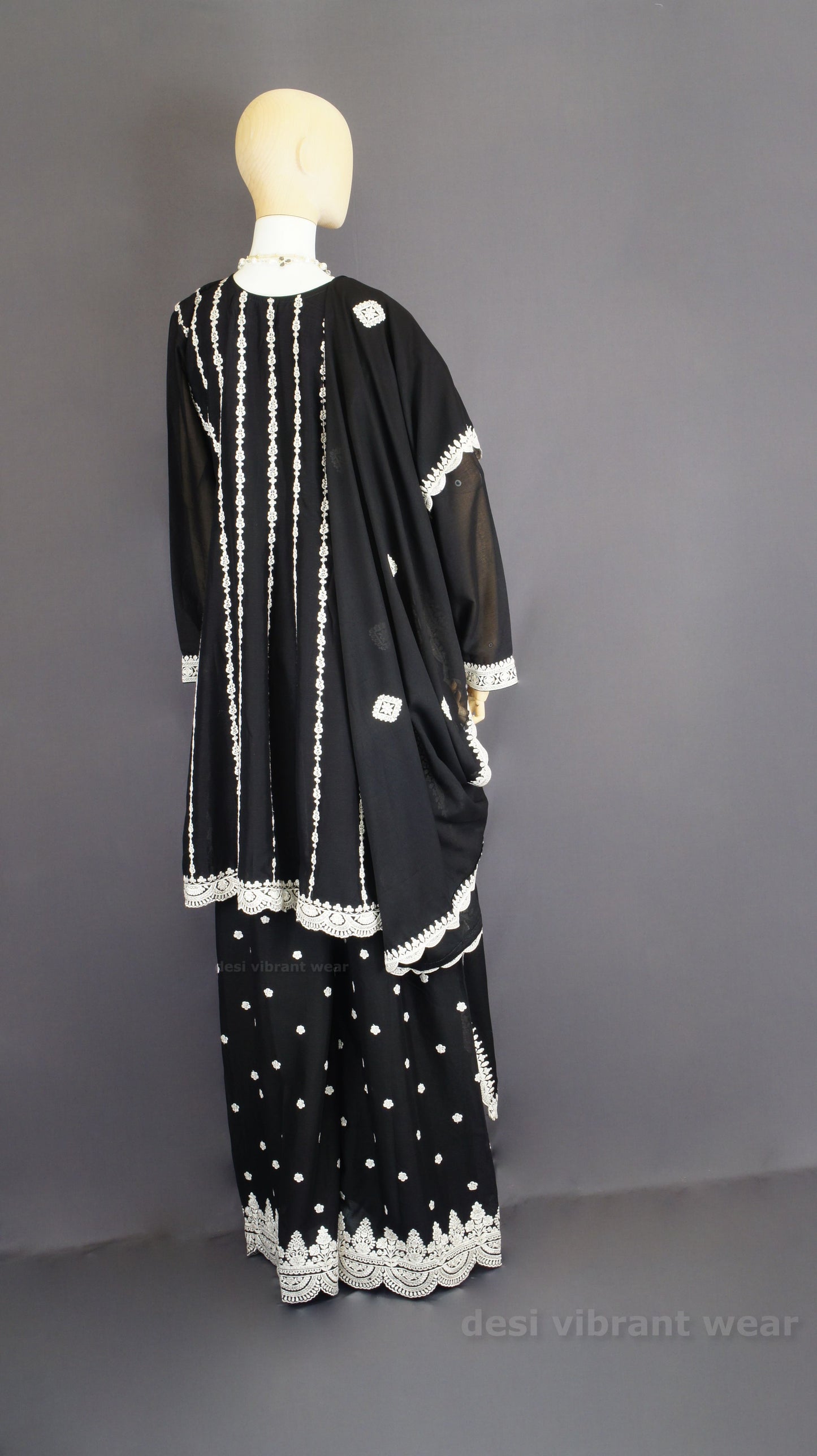 Noor e Chinnon Embroidered Ethnic - Black