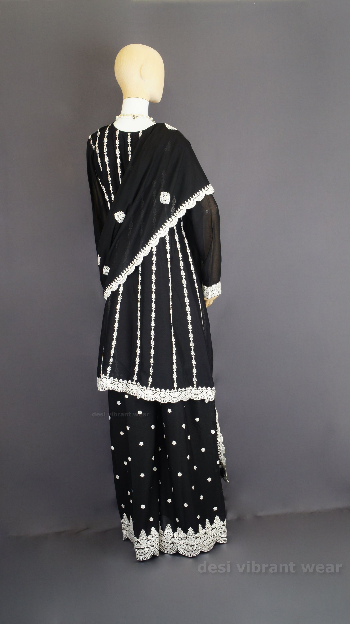 Noor e Chinnon Embroidered Ethnic - Black