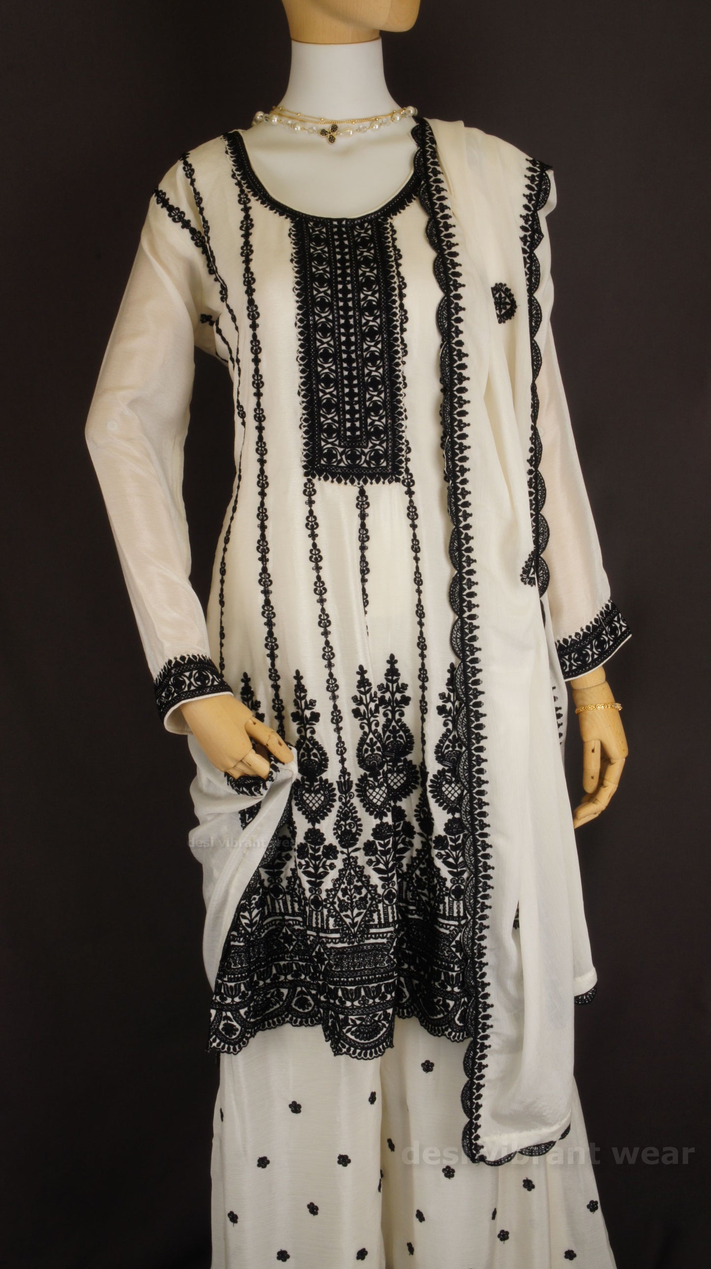 Noor e Chinnon Embroidered Ethnic - White