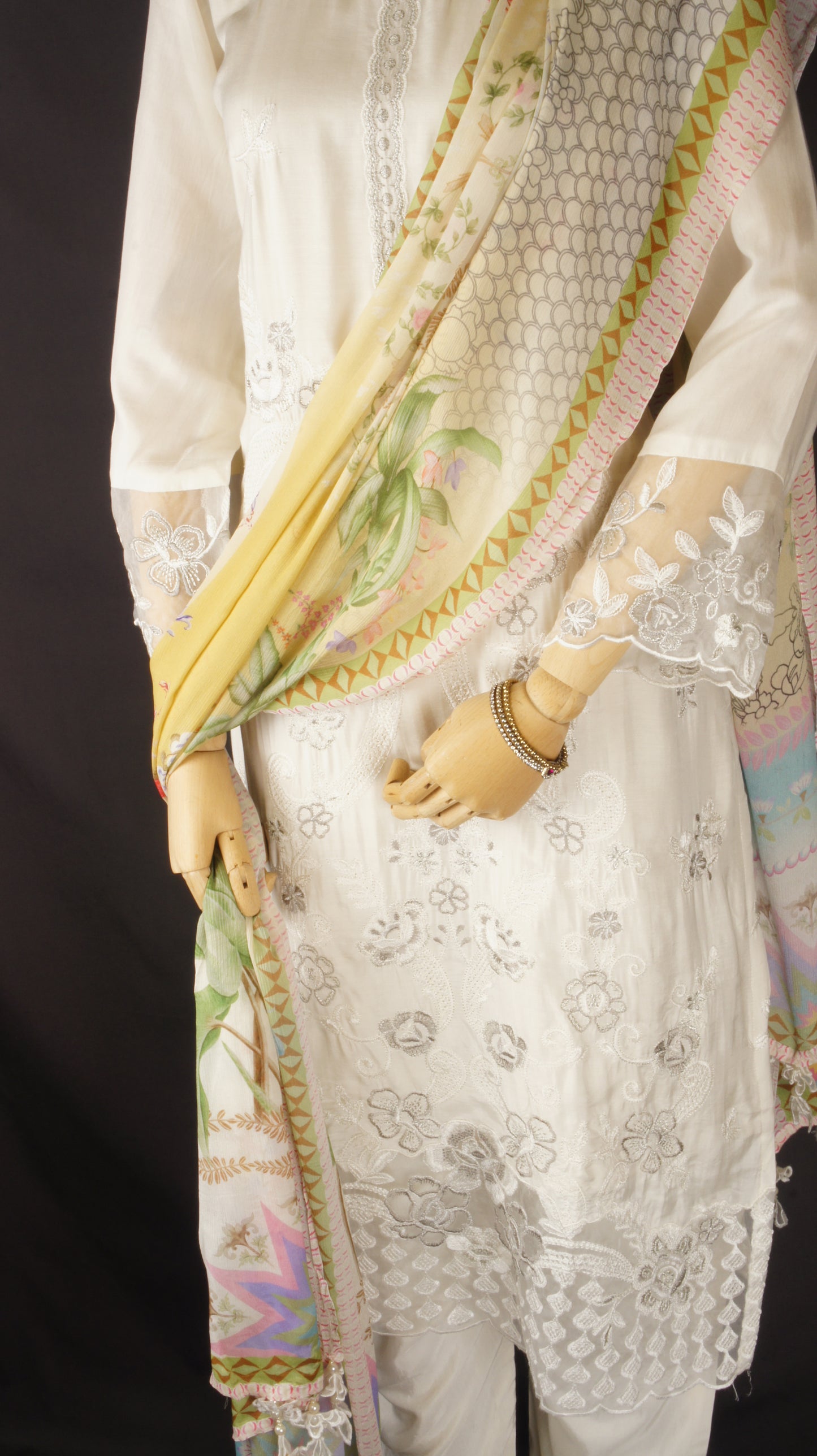 Chic Muslin & Chinnon 3-Piece Suit